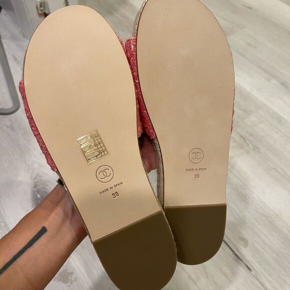 Chanel Sandals in Pink. - Picture 6 of 8